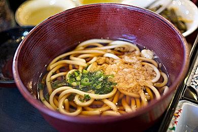 动作RPG外传《百英雄传：崛起》现已登陆各大平台